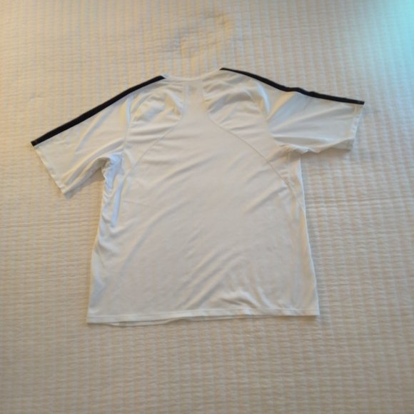 Nike T-shirt - Picture 2 of 2